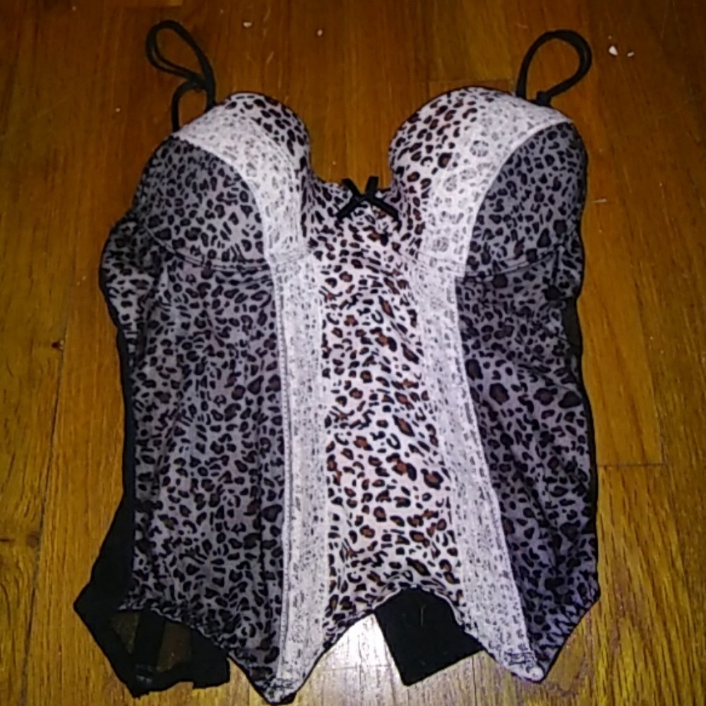 Brand new necer wore corset.